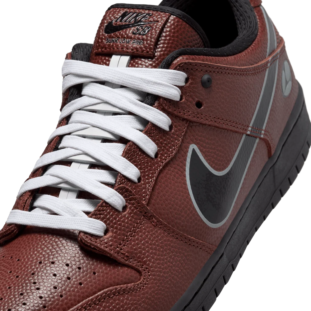NIKE SB DUNK LOW PRO QS (DARK PONY/BLACK-SILVER-WHITE)